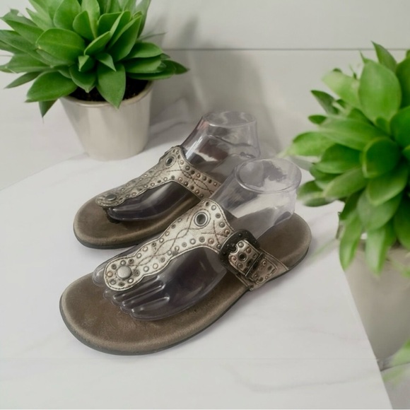 Taos Serena Studded Gems Brown
Gold Sandals Sz 11 - Picture 3 of 8